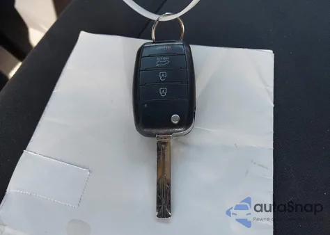 2016 Kia Soul z USA, uszkodzony, nr VIN KNDJN2A27G7372423